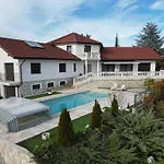 5*, 15 Personnes, Piscine A 20 Min De Geneve * Juvigny (Haute-Savoie)